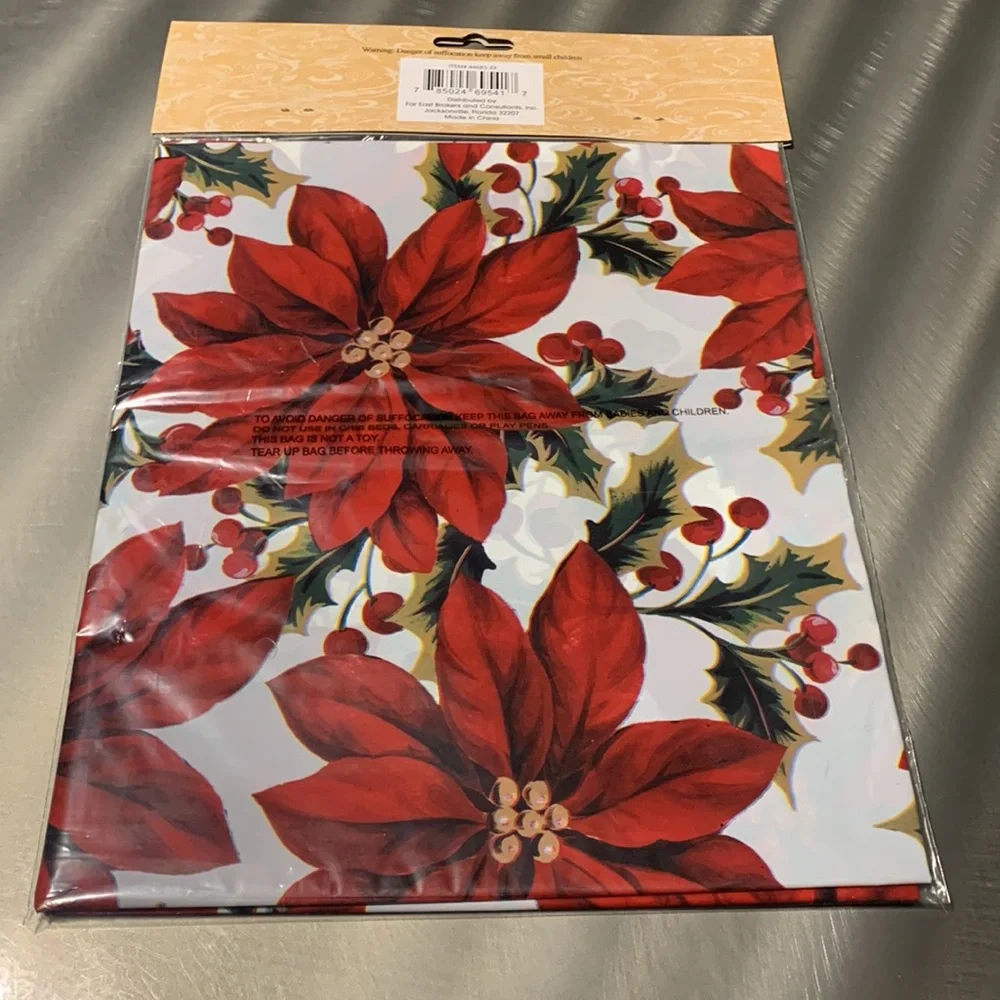 Poinsettia Tablecloths-Pack of 6 NWT